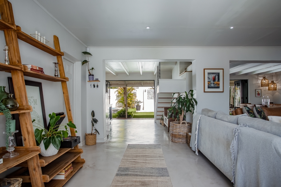 4 Bedroom Property for Sale in Vrykyk Western Cape